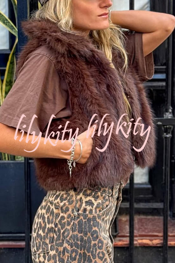 Stylish Collared Sleeveless Short Faux Fur Vest