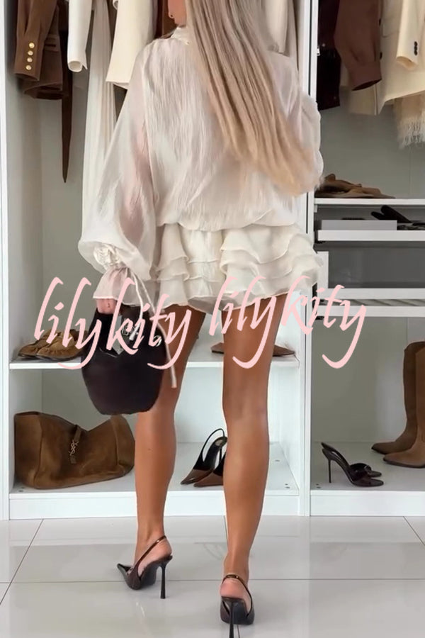 Fashionable Flower-decorated V-neck Loose Top and Elastic Waist Casual Shorts Set