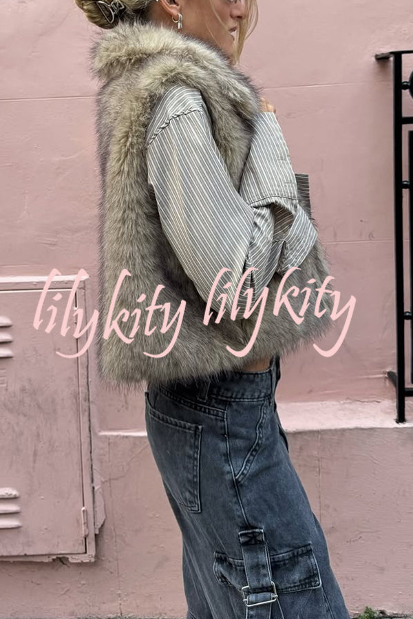 Stylish Collared Sleeveless Short Faux Fur Vest